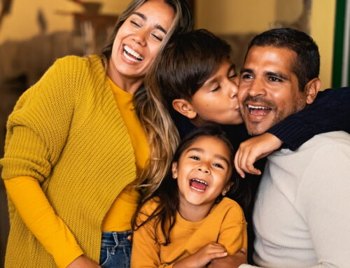 Errores Comunes que las Familias Hispanas Cometen al Manejar Deudas — y Cómo Evitarlos Legalmente